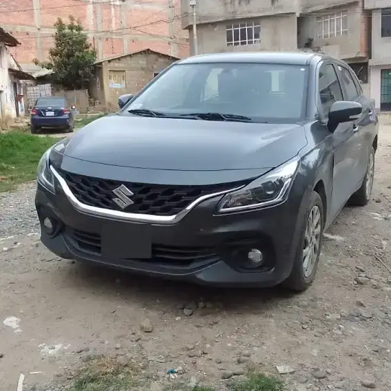 Auto Suzuki gris del catálogo de taxi privado de Kanan Huaraz